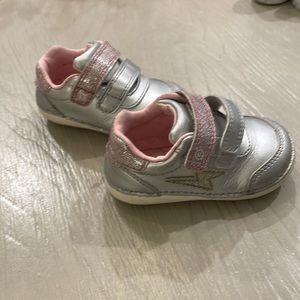 Toddler stride rite